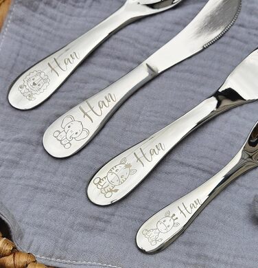 Дитячий набір столових приборів з гравіюванням імені | Персоналізований посуд для дітей | Подарунок на хрещення, день народження | Тема: Сафарі, Екскаватор