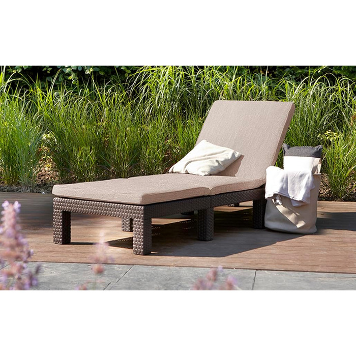 Шезлонг Allibert Daytona Deluxe для саду, тераси та балкону з регульованою спинкою, з подушкою, пластиковий, з імітацією ротангу, 195x65x25,5 см (Коричневий)