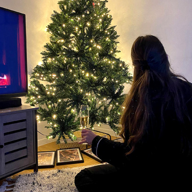 Ялинка HOMCOM, 700 теплих білих світлодіодів, 2154 гілки, вогнестійка, пластик/метал, 210 x 142 см, зелена