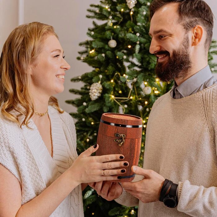 Пивний келих LIGHTEN LIFE 450 мл в дерев'яній подарунковій коробці - Ідеальний подарунок чоловікові на 60 років (1966 рік народження)