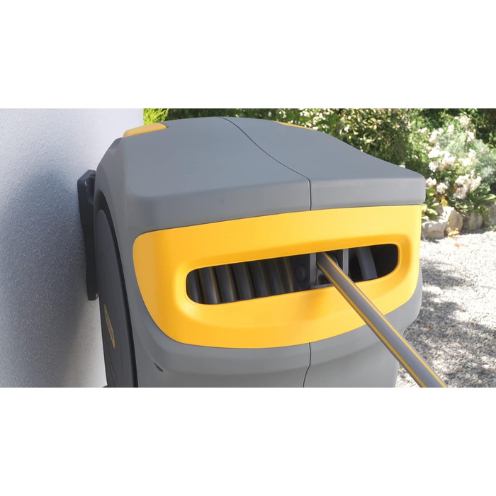 HOZELOCK Автоматичний шланг на котушці Auto Reel 40 м: автоматичне змотування, проста установка. В комплекті: шланг-розпилювач, з'єднувачі, 40 м шланга Hozelock та кріплення. 5 років гарантії [2595R0000] (45 x 49 x 28.4 см)
