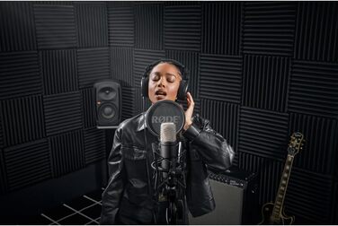 RØDE NT1 Signature Series студійний конденсаторний мікрофон з великою діафрагмою, антивібраційним кріпленням, поп-фільтром та XLR-кабелем для музики, вокалу, стрімінгу і подкастів