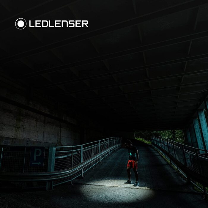 Налобний ліхтар Ledlenser H15R Core, 2500 люмен, LED, акумуляторний, IP67, фокусування, USB-зарядка
