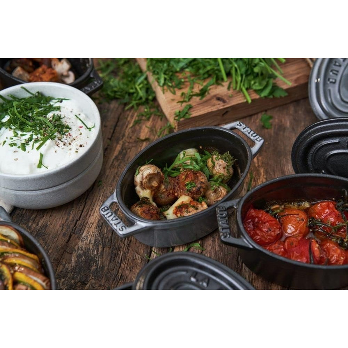 STAUB Міні-кокот овальний з кришкою, 11 см, 0,25 л, для індукції, матова чорна емаль всередині, графітово-сірий