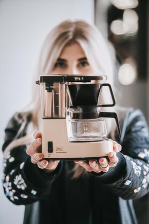 Кавоварка крапельна Melitta Aromaboy з скляним глечиком, на 2 чашки, бежево-коричнева, компактна