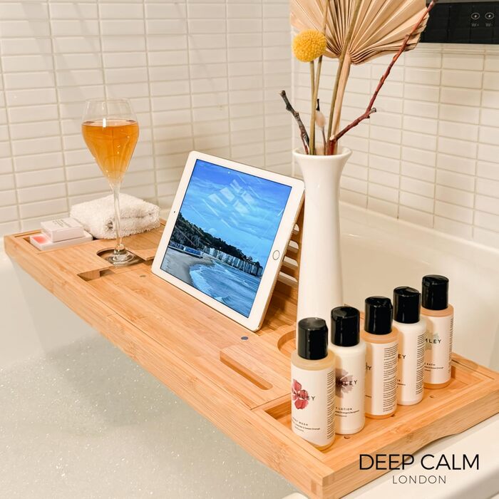 Підставка для ванни Deep Calm - регульована бамбукова підставка - антиковзаюча підставка для ванни. Підходить для більшості ванн. Місце для книги, iPad, телефону, склянки, свічки (натуральний бамбук)