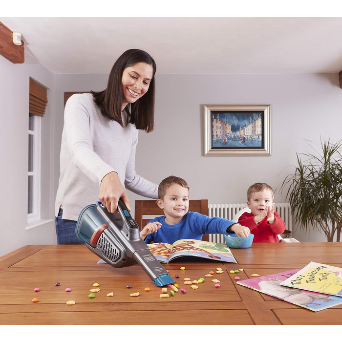 Акумуляторний ручний пилосос BLACK+DECKER BHHV320B, 12В, 25AW, циклонна фільтрація, без мішка, з висувною щілинною насадкою та зарядною станцією, титаново-синій