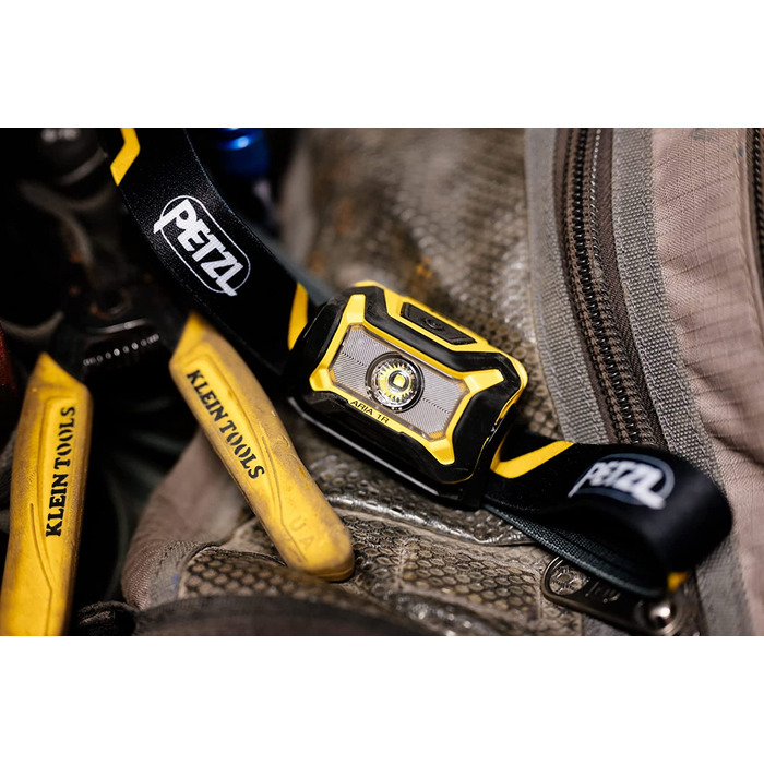 Налобний ліхтар PETZL ARIA 1R, компактний, водонепроникний, акумуляторний, 450 люмен, чорний/жовтий, білий