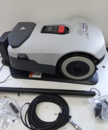 Робот-газонокосарка ANTHBOT GENIE 600