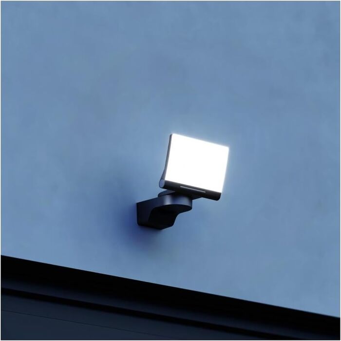 Світлодіодний прожектор Steinel XLED Home 2 S, поворотний LED-ліхтар 13.7 Вт, 1550 Лм, кут огляду 180°, дальність 10 м, для зовнішнього використання (чорний, без датчика руху)