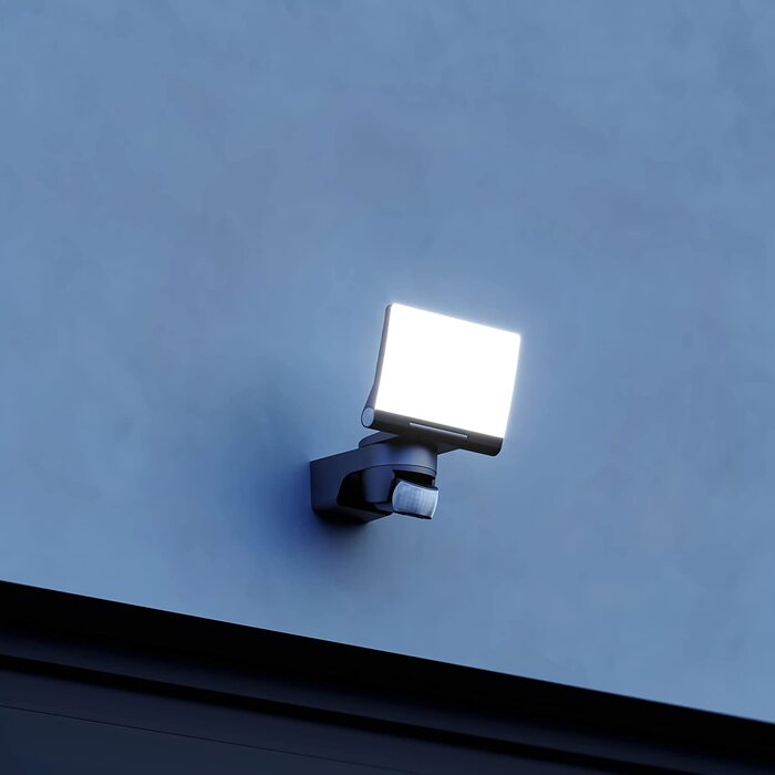 Світлодіодний прожектор Steinel XLED Home 2 S з датчиком руху та Bluetooth, поворотний, 13.7 Вт, 1550 Лм, 180°, 10 м, чорний, для вулиці