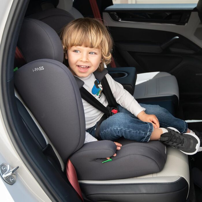 Автокрісло KikkaBoo i-PASS 9-36 кг, i-Size, 76-150 см, Чорне - для дітей від 1 року до 12 років