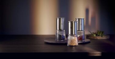 Набір млинків для солі та перцю WMF De Luxe, 2 шт., керамічний механізм, нержавіюча сталь Cromargan та скло, регулювання помолу