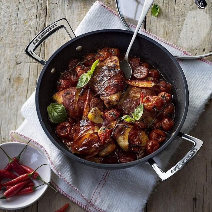 Сковорода Le Creuset з антипригарним покриттям з кришкою, 24 см, для всіх плит (включно з індукцією), антрацит/срібло