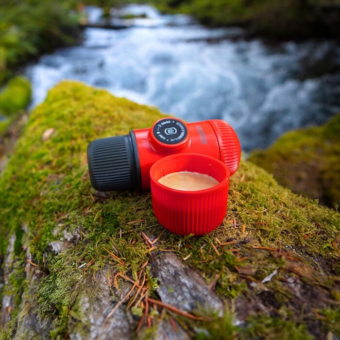 WACACO Nanopresso: портативна кавомашина для еспресо, ручна, з кейсом, 80 мл, Lava Red