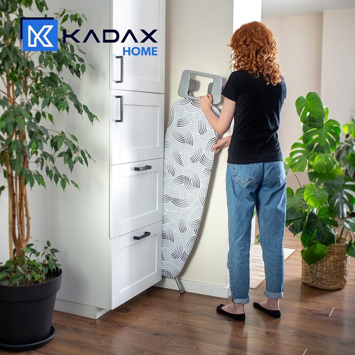 Складана прасувальна дошка KADAX 114x34 см з металевою сіткою, підставкою для праски, 5 мм пінною підкладкою та антиковзкими ніжками (трикутники)
