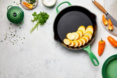 Сковорода Le Creuset Signature з високими бортами, чавунна, для всіх типів плит і духовок, 26 см, 2 л, колір Bamboo
