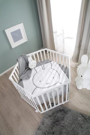 Дитячий манеж шестикутний roba з вкладкою Miffy, 3-рівневе регулювання, мобільний дерев'яний білий манеж на колесах