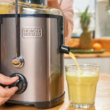 Соковижималка BLACK+DECKER BXJE600E, 600 Вт, для овочів і фруктів, з нержавіючої сталі, 62 мм, 2 швидкості, 2 контейнери для соку та м’якоті