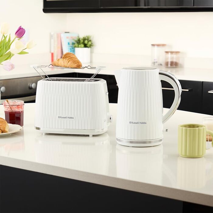 Електричний чайник Russell Hobbs Eden 1.7 л, 2400 Вт, колір малиновий (Raspberry), нержавіюча сталь, зі знімним фільтром від накипу, модель 27362-70
