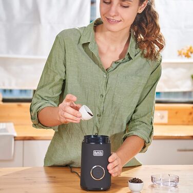 Кавомолка Black+Decker BXCG150E, 150 Вт, пластик, чорна, для 12 чашок, для кавових зерен