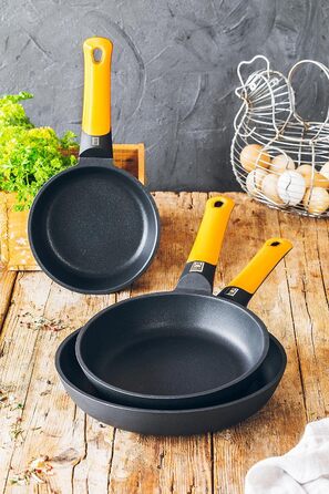 Набір сковорідок BRA Efficient Orange 18/22/26 см, литий алюміній, антипригарне покриття, без PFOA, для всіх плит, посудомийна машина