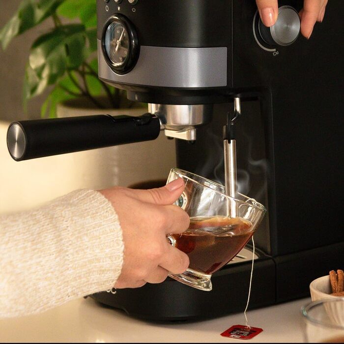 Еспресо-машина Cecotec Compact Power Espresso 20 Retro Green: 1100 Вт, 20 bar, Thermoblock, капучинатор, 1.25 л