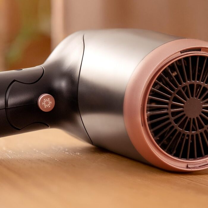 Фен для волосся Cecotec IoniCare Power&Go Black, 2400 Вт, з іонізацією та сумкою для зберігання, чорний