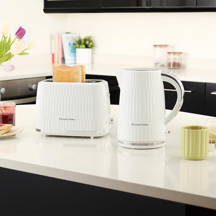 Електричний чайник Russell Hobbs Eden 1.7 л, 2400 Вт, колір малиновий (Raspberry), нержавіюча сталь, зі знімним фільтром від накипу, модель 27362-70