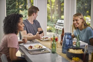 Weber Connect Smart Grilling Hub — розумний термометр для гриля з Bluetooth і Wi-Fi, контроль через додаток, покрокові рецепти, підтримка до 4 датчиків, чорний