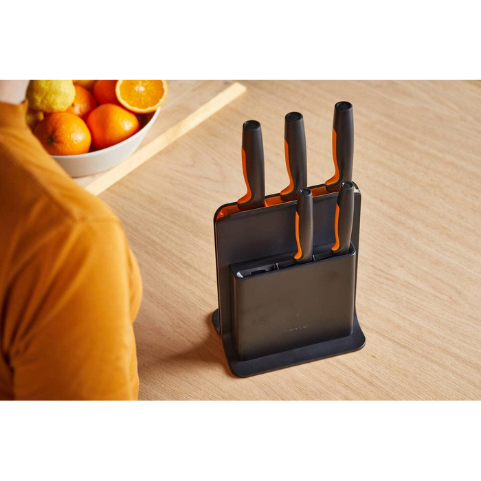 Набір кухонних ножів Fiskars Functional Form з підставкою (5 ножів), чорний пластик