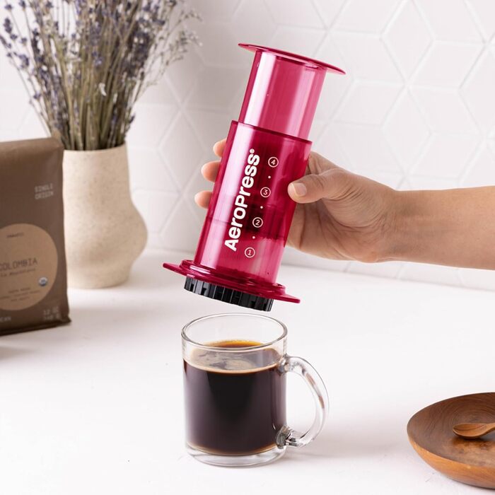 AeroPress Clear: Кавовий прес для приготування еспресо та фільтр-кави, рожевий (Стандартний) - портативний для подорожей та кемпінгу