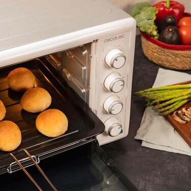 Конвекційна піч Cecotec 46 літрів Bake&Toast 4600 White Gyro. 2000 Вт, внутрішнє освітлення, 12 функцій, температура до 230°C, подвійне скло, з обертовим шампуром, білий