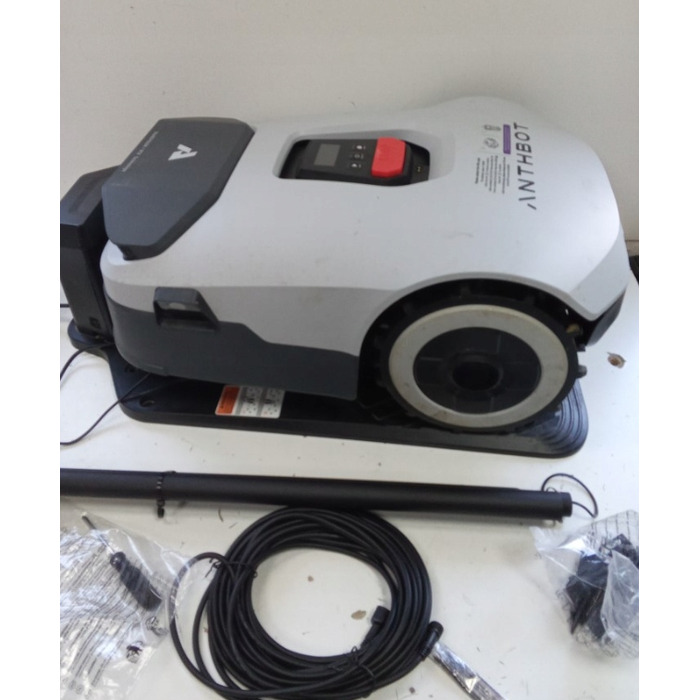 Робот-газонокосарка ANTHBOT GENIE 600