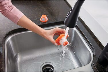 Акумуляторний ручний пилосос BLACK+DECKER Dustbuster Slim HLVC315B11, 12В, 1.5А·год, безмішковий, бездротовий, з XXL насадкою, зарядна станція, щілинна та меблева насадки