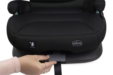 Дитяче автокрісло Chicco Fold&Go S i-Size (100-150 см), група 2/3, з ISOFIX, розкладне, регульоване за висотою та шириною, чорне