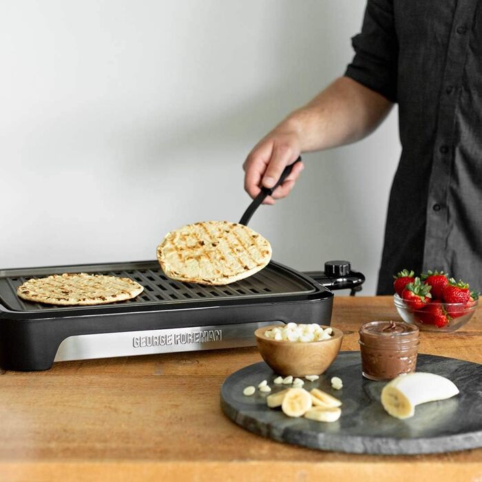 Електричний гриль George Foreman Smokeless для дому, бездимний, антипригарний, з піддоном для жиру, регулятором температури, вертикальне зберігання, модель 25850-56
