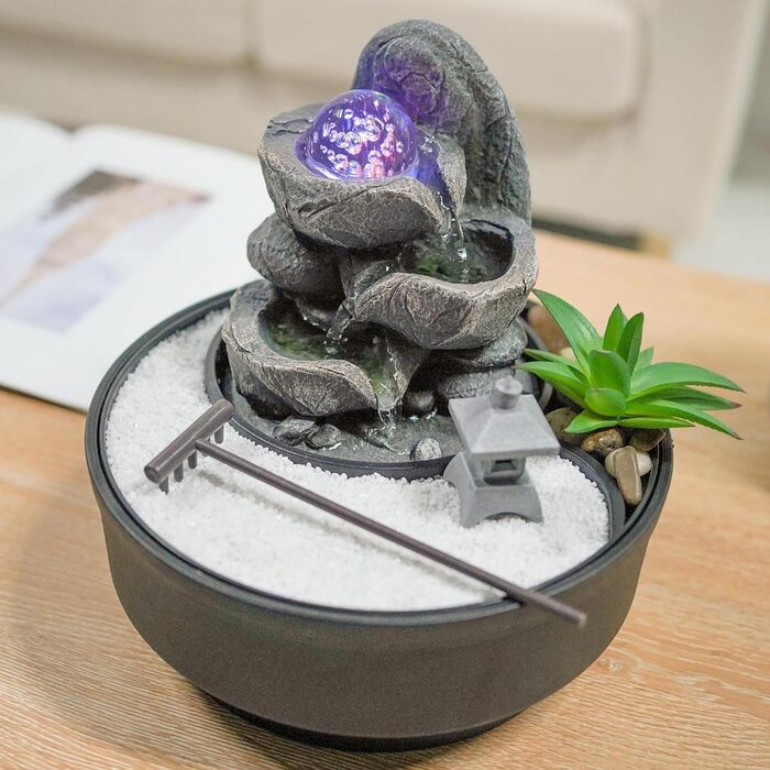 Садовий фонтан Zen з обертовою скляною кулею, LED підсвіткою, білим піском, закритою циркуляцією води, 21 см, Bogota Zen'Light – декор для дому та саду
