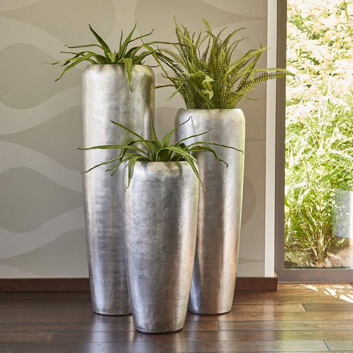 Ваза/Кашпо для квітів Fiberglas Metallic срібляста 75 см для інтер'єру з вкладишем