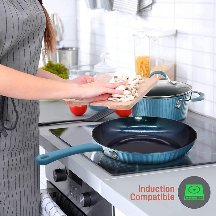 Набір кухонного посуду NutriChef Excilon 11 предметів: каструлі, сковорідки, ковшик та кухонне приладдя, без PTFE/PFOA/PFOS, синій