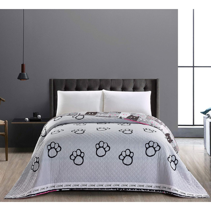 Покривало DecoKing 220x240 см мікрофібра, двостороннє, стьобане, легкий догляд, бежевий, коричневий, графіт, чорний, білий, рожевий, з принтом котів Cats' Invasion