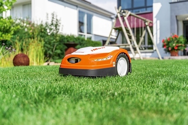 Робот-газонокосарка Stihl RMI 422, ширина косіння 20 см