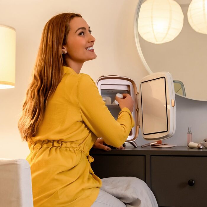 Міні-холодильник для косметики Cecotec Bamba CoolingBeauty 6000 Mirror, 6 л, дзеркало, LED-підсвічування, охолодження до 10°C