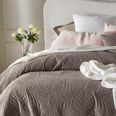 Покривало ROOM99 Feel Elegante 240x260 см, коричневе, велюрове, універсальне для ліжка та дивану, стьобане, стильне, для дому