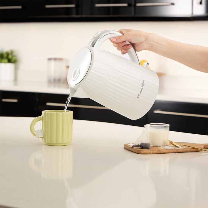 Електричний чайник Russell Hobbs Eden 1.7 л, 2400 Вт, колір малиновий (Raspberry), нержавіюча сталь, зі знімним фільтром від накипу, модель 27362-70