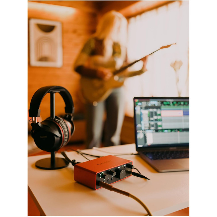 Focusrite Scarlett Solo 4 (4th Gen) USB аудіоінтерфейс для гітаристів, вокалістів та продюсерів - студійна якість звуку + ПО