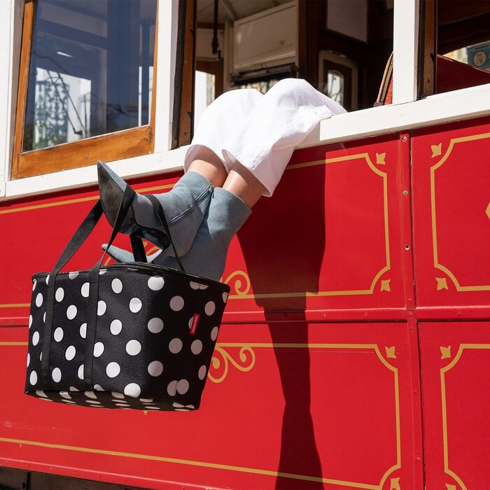 Термосумка reisenthel Coolerbag з поліестеру, біла в горох – для пікніка, покупок, подорожей