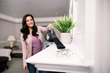 Акумуляторний ручний пилосос BLACK+DECKER Dustbuster Smart Tech 36 Вт/18 В, циклонний, 2 режими, з висувною щілинною насадкою, титан/срібло/чорний, з зарядним кабелем