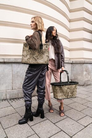 Сумка-шопер Reisenthel Carry Bag – стабільний кошик для покупок з великим об'ємом та практичною внутрішньою кишенею. Елегантний та водостійкий дизайн (Jacquard Brown, Single)