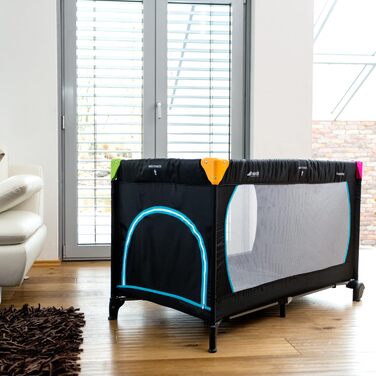 Дитяче дорожнє ліжечко Hauck Sleep N Play Go Plus з колесами, сумкою для транспортування, люком для ігор, компактне складання, для немовлят і дітей до 15 кг, мультиколор чорний